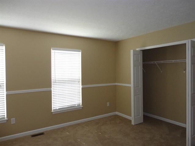 Building Photo - 5490 Appaloosa Cir