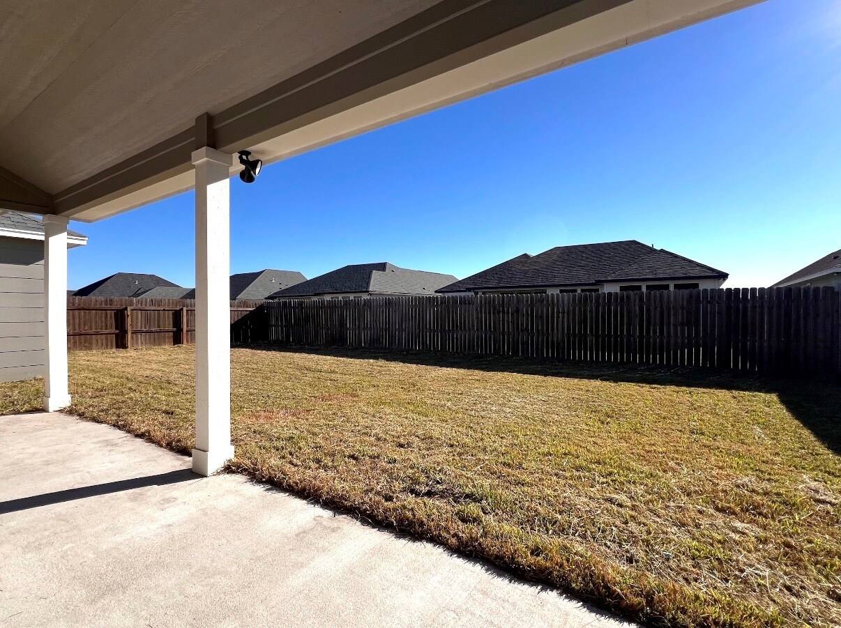 Building Photo - 3422 De Zevala St