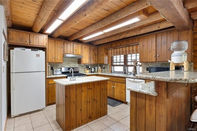 Building Photo - 2712 Tirol Dr