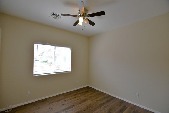 Building Photo - 2300 E Magma Rd