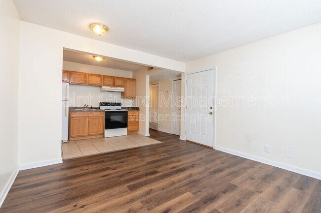 Primary Photo - 2114 E 16th St N