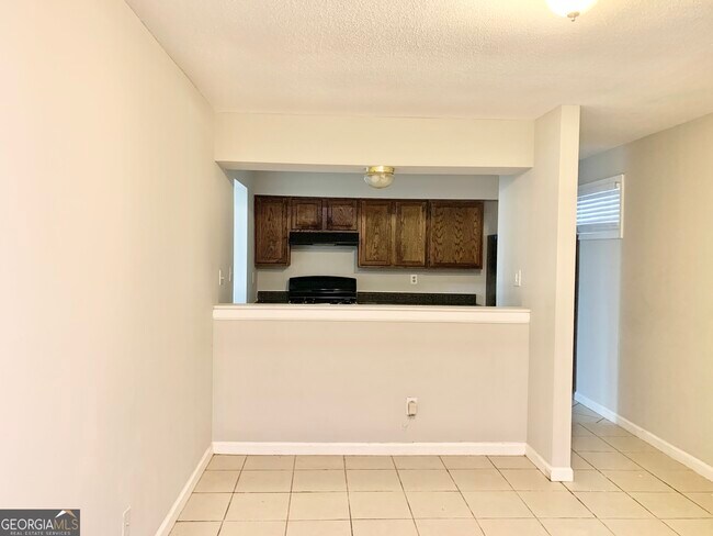 Building Photo - 2046 Oak Park Ln