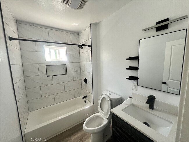 Building Photo - 434 E 57th St