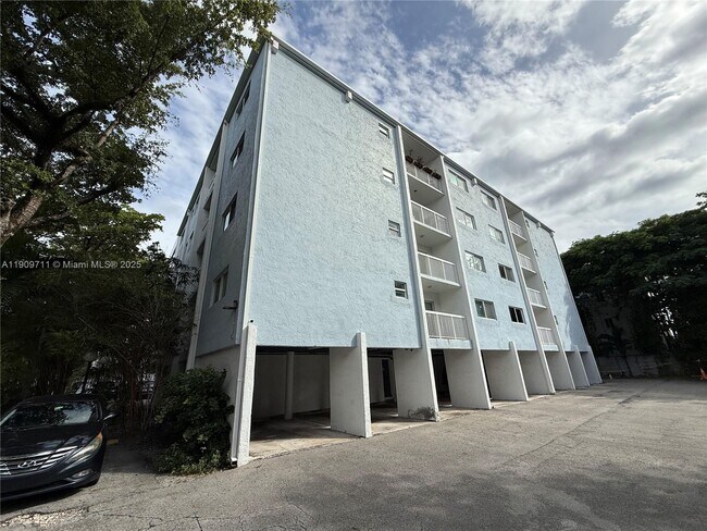 Building Photo - 2920 SW 28th Terrace