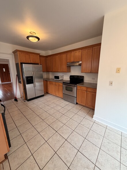 Building Photo - 1316 Northeast Killingsworth Street