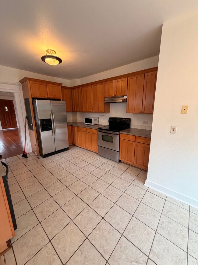 Building Photo - 1316 Northeast Killingsworth Street