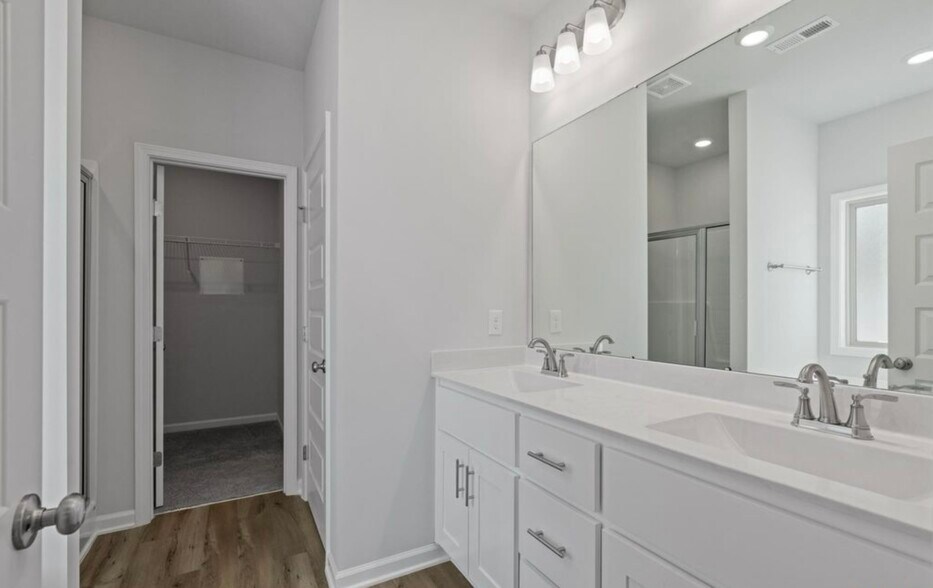 Building Photo - 121 Gander Cir