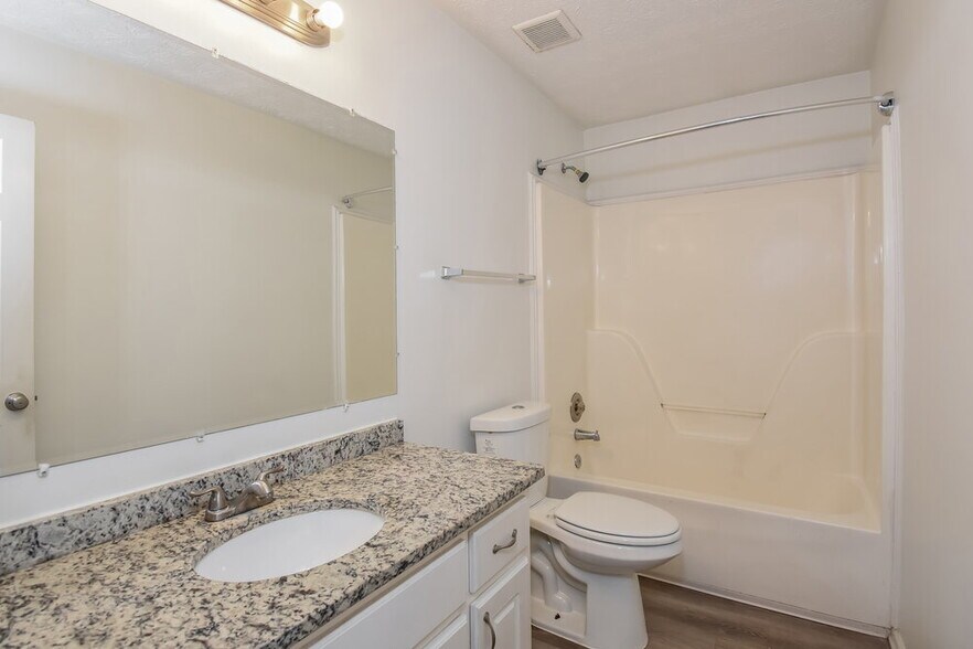 Building Photo - 655 Simon Ive Dr