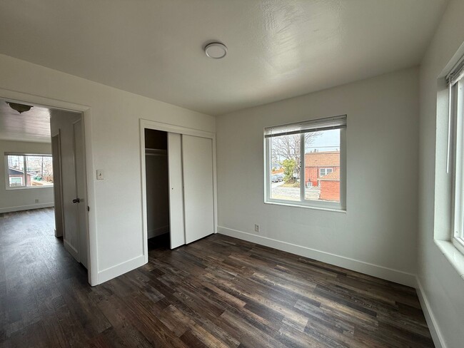 Building Photo - 1 Bedroom, 1 Bath in Midtown Reno!