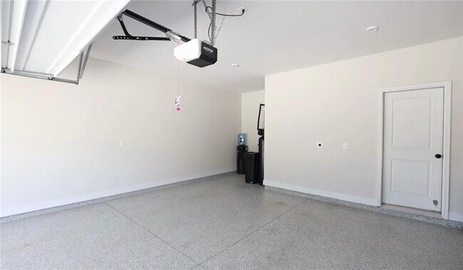 Building Photo - 776 Clifftop Xing SW