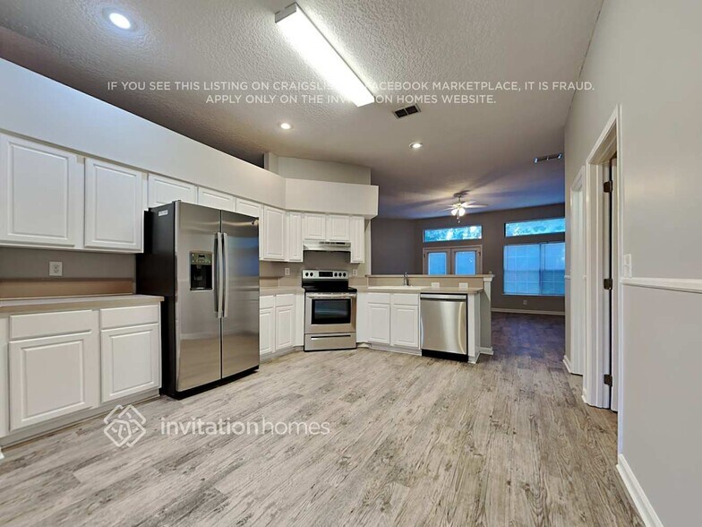 Building Photo - 12358 Bucks Harbor Dr S
