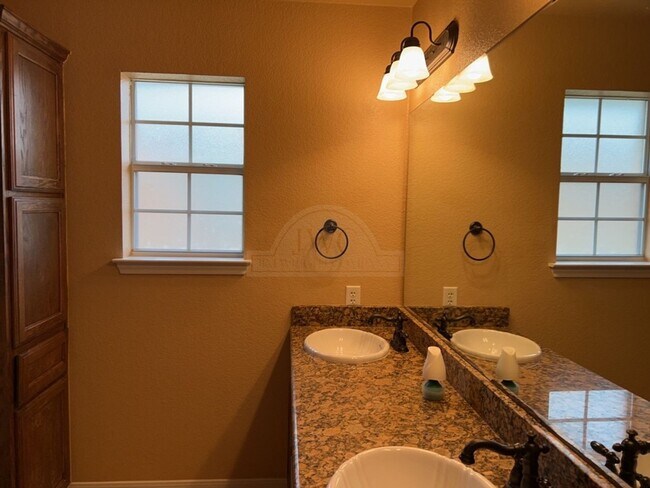 Building Photo - 4701 Autumn Valley Dr