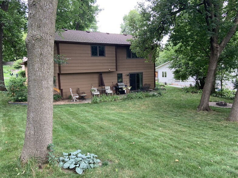 Building Photo - 17090 Grenadier Ave