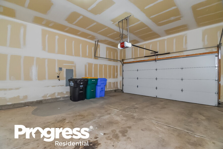Building Photo - 2370 Spring Blossom Dr