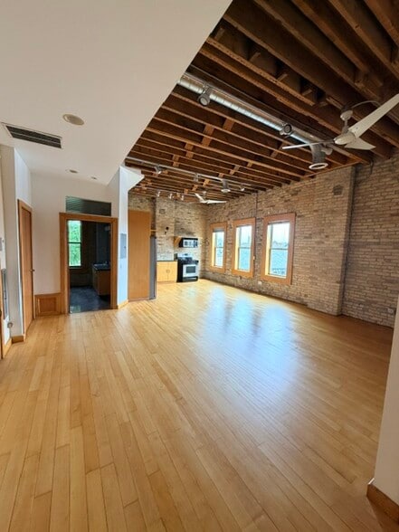 Building Photo - 714 S 2nd St
