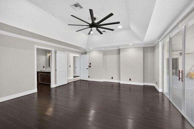Building Photo - 1295 Longlea Terrace