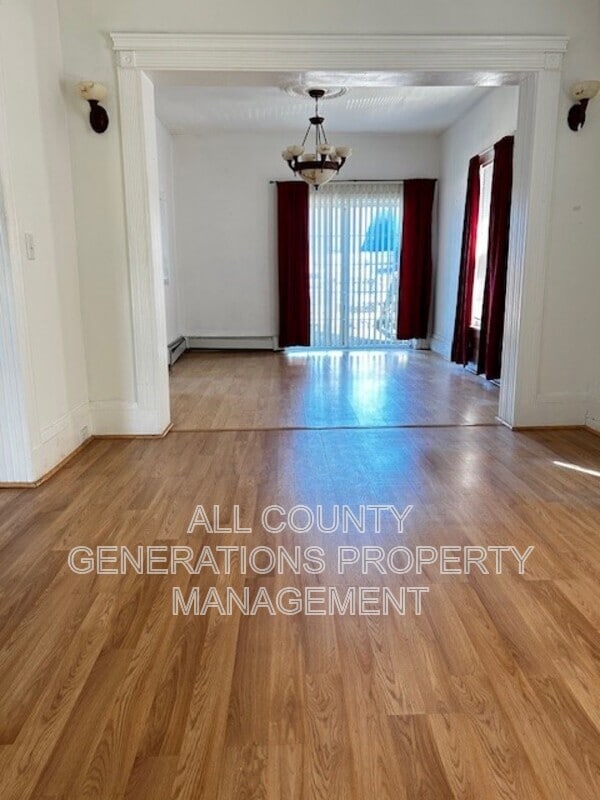 Building Photo - 1361 E 43rd St