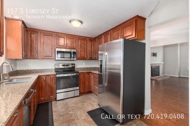 Building Photo - 157 S Lindsey St