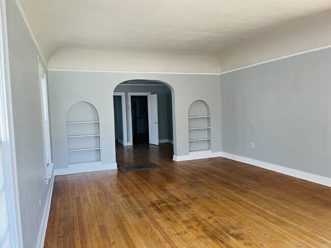 Building Photo - One bedroom duplex in North Okc!