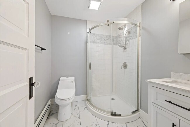 Building Photo - 496 Bartlett St