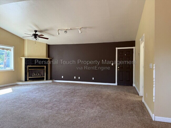Building Photo - 718 18th St S