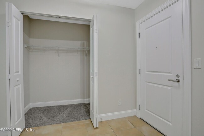 Building Photo - 1431 Riverplace Blvd