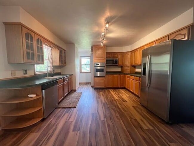 Building Photo - $2,600 | 3 Bedroom, 2 Bathroom House | Dog Friendly* | Available for an August 1st, 2026 Move In!