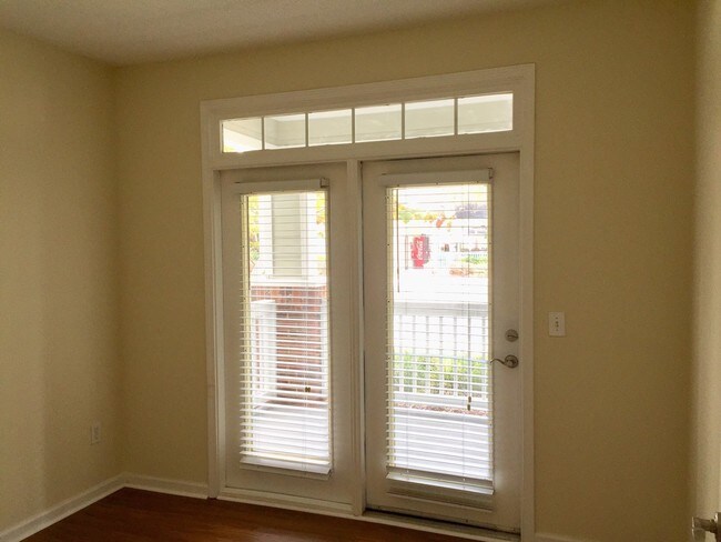 Building Photo - 2 Bedroom 1 Bath Condo at Concord West of the Ashley - West Ashley