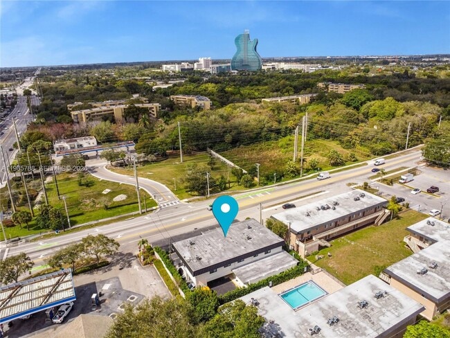 Building Photo - 5980 SW 40th Ave