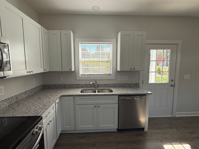 Building Photo - Three bedroom, 2 bath house in Graham