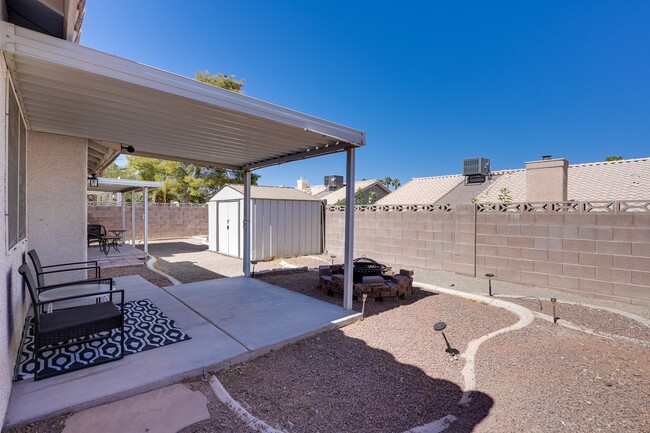 Building Photo - FULLY FURNISHED 3BEDROOM HOME IN NORTH LAS...