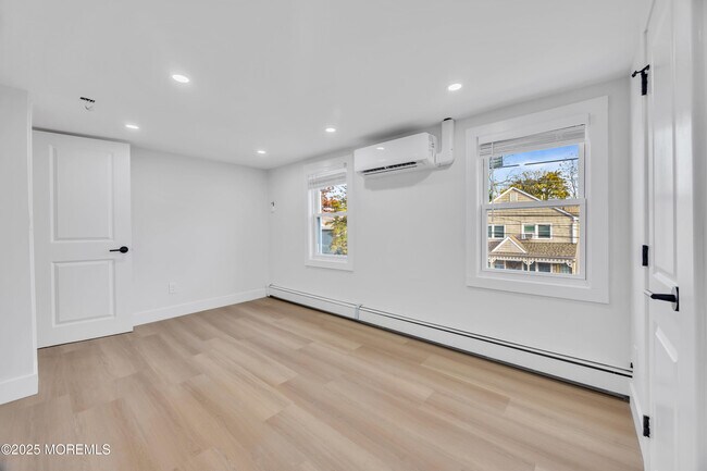 Building Photo - 6 Orchard St