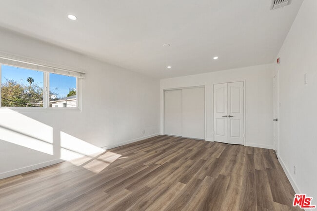 Building Photo - 9588 W Olympic Blvd