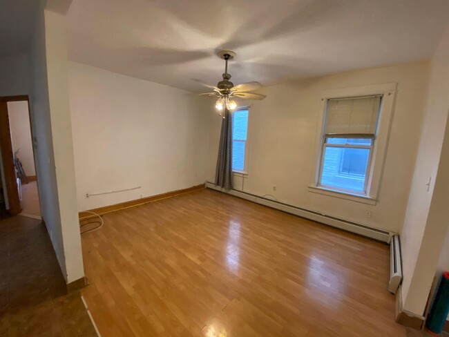 Building Photo - 127 67th St