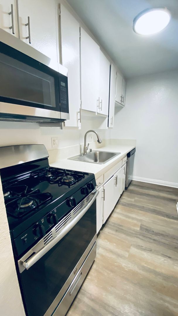 Interior Photo - 6736 Cleon Ave