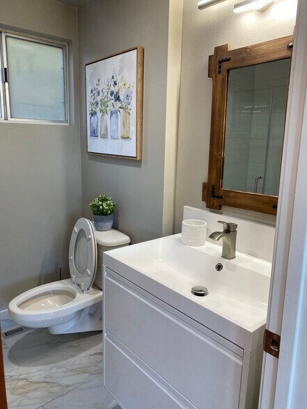 Building Photo - 1322 Yellowstone Dr