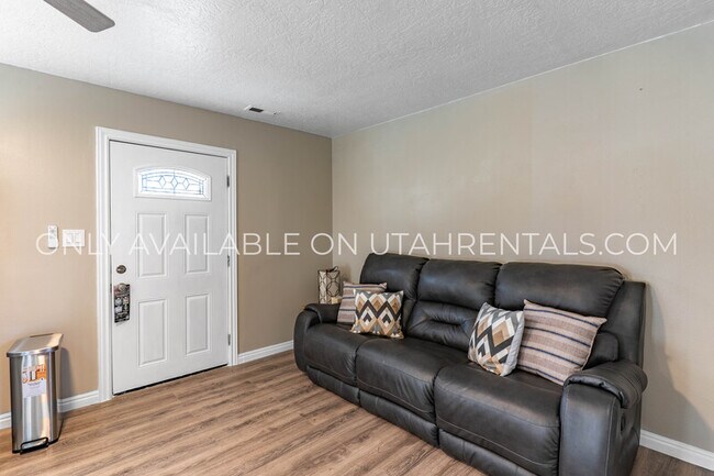 Building Photo - 2270 W 1750 N