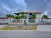 Building Photo - 770 E 19th St