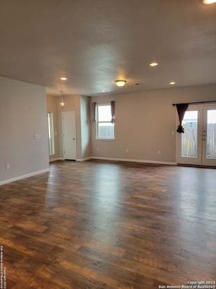Building Photo - 322 Wapiti Rd