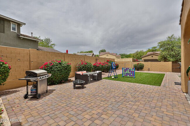 Building Photo - 3950 N Edith Way