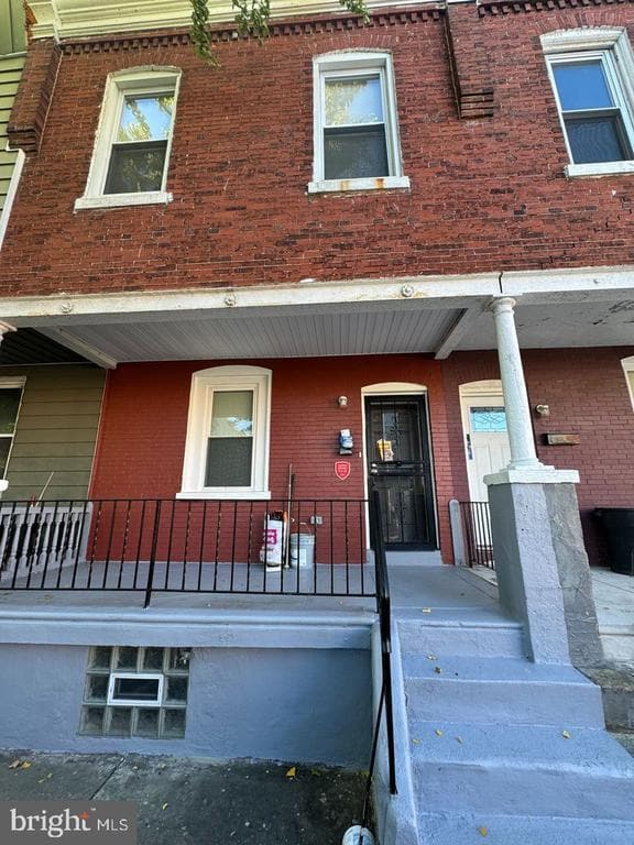 Building Photo - 28 S Salford St
