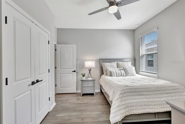 Building Photo - 17032 Harvest Moon Way