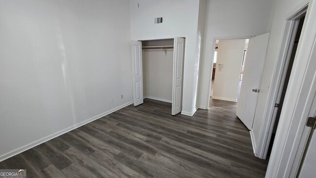 Building Photo - 209 Hillcrest Dr