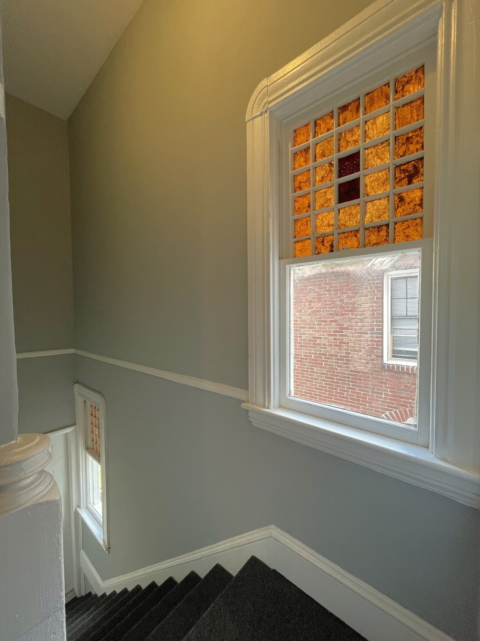 Apartment Entry - 533 W Water St
