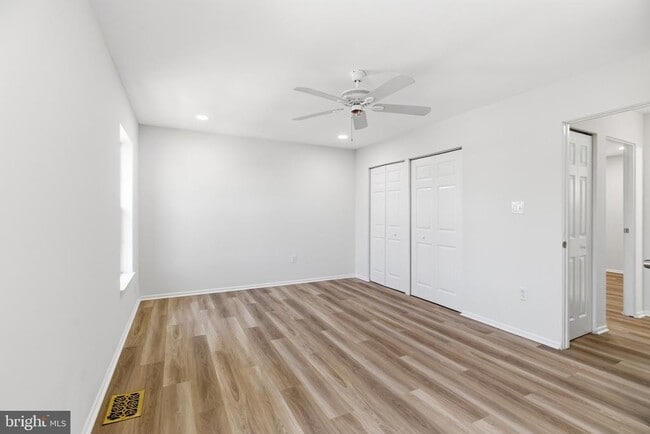 Building Photo - 102 N Duke Dr