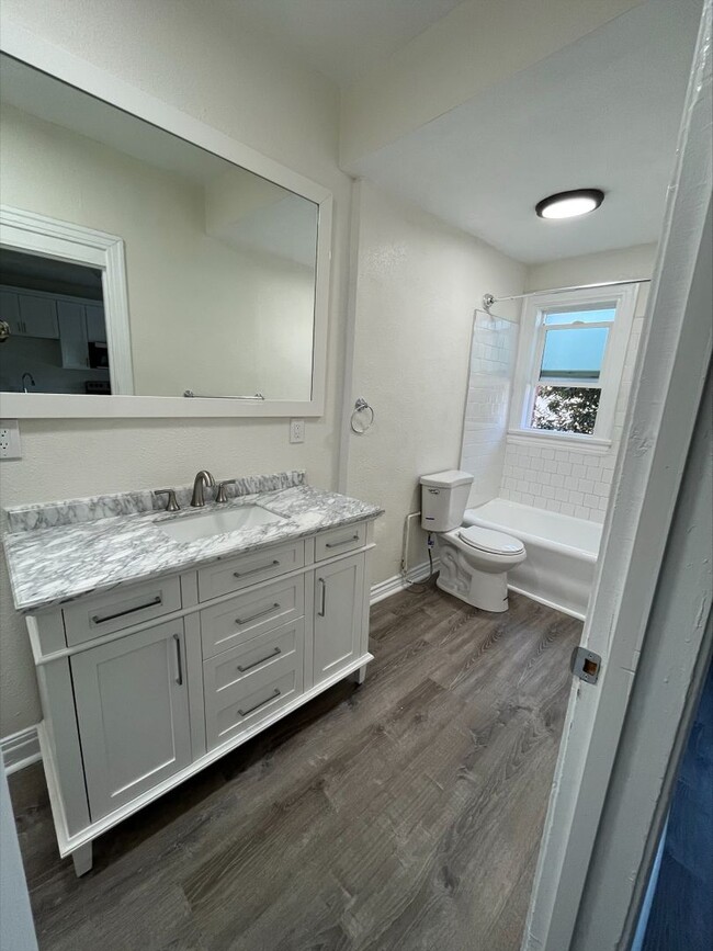 Interior Photo - Flint 301 S Kenmore LLC