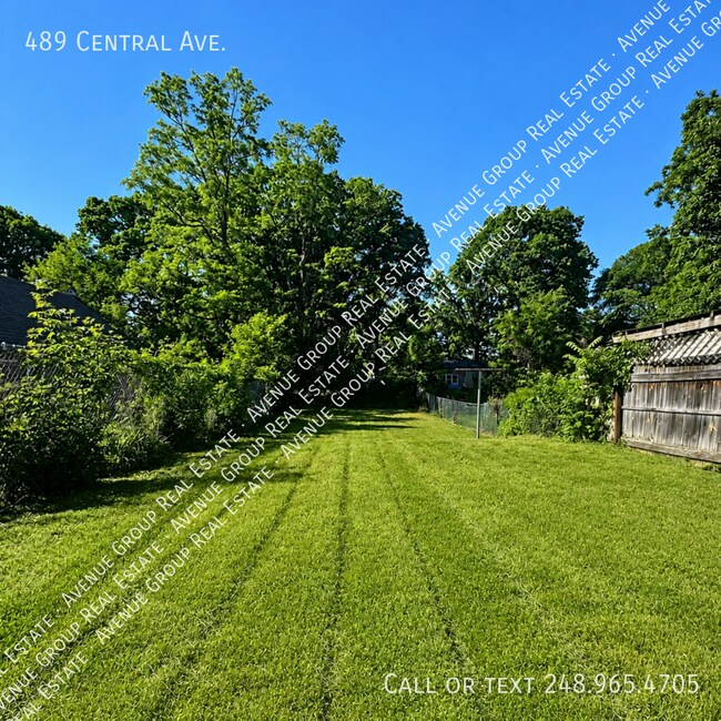 Building Photo - 489 Central Ave
