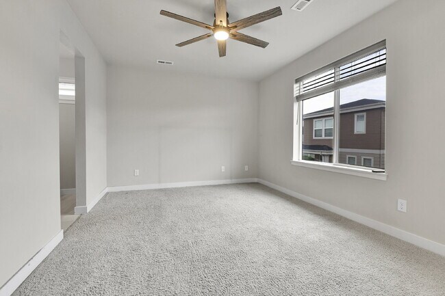 Building Photo - $2,620.95 - 3 Bed, 2.5 Bath Home in Aurora with AC and In Unit Laundry!