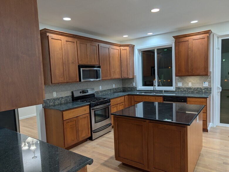 Building Photo - 19031 Waxen Rd