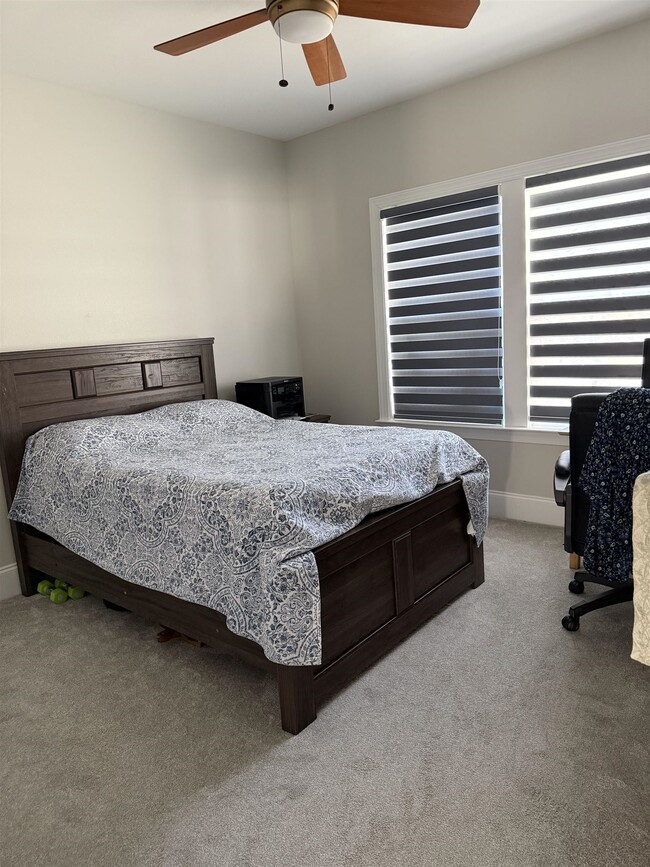 Building Photo - 3948 Ella Dr